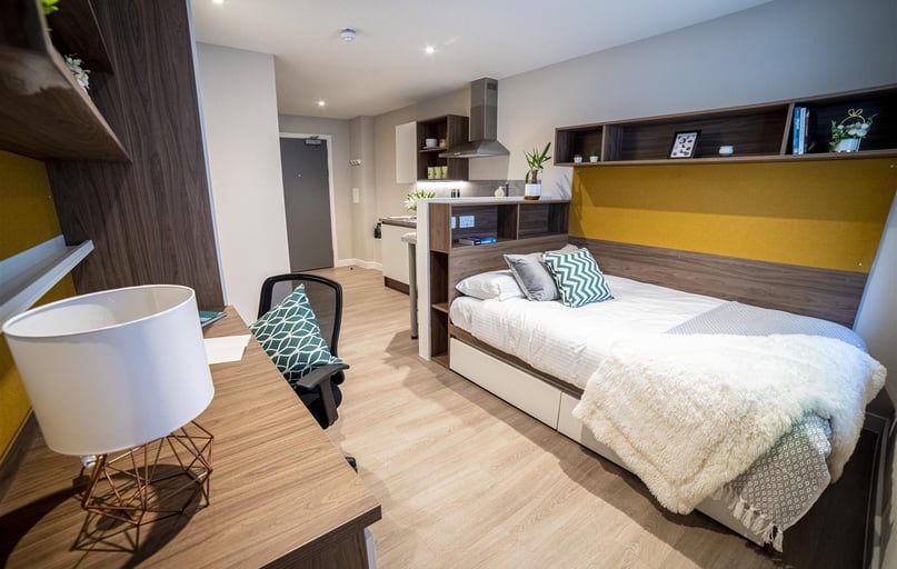 Calton Road, Holyrood, Edinburgh - Image 1
